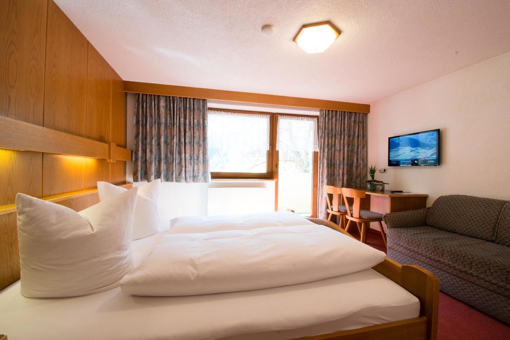Garni Mathonerhof Hotell Ischgl Rum bild